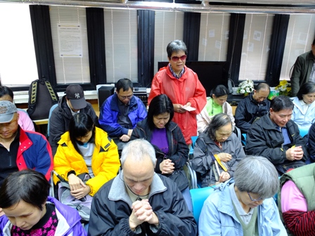 Jane於基導小組內作分享及領禱