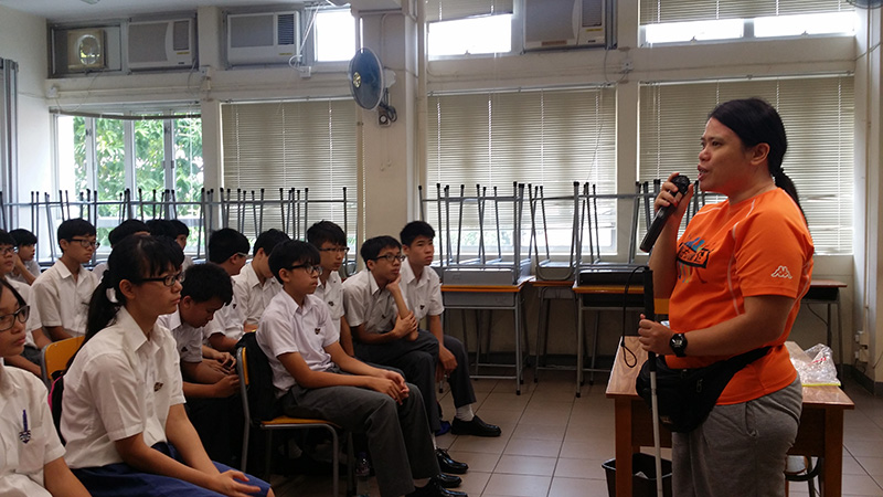 視障公眾教育大使到學校與學生進行分享