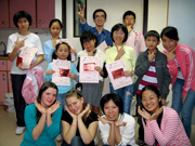 會員們於暑期活動完後與義工合照