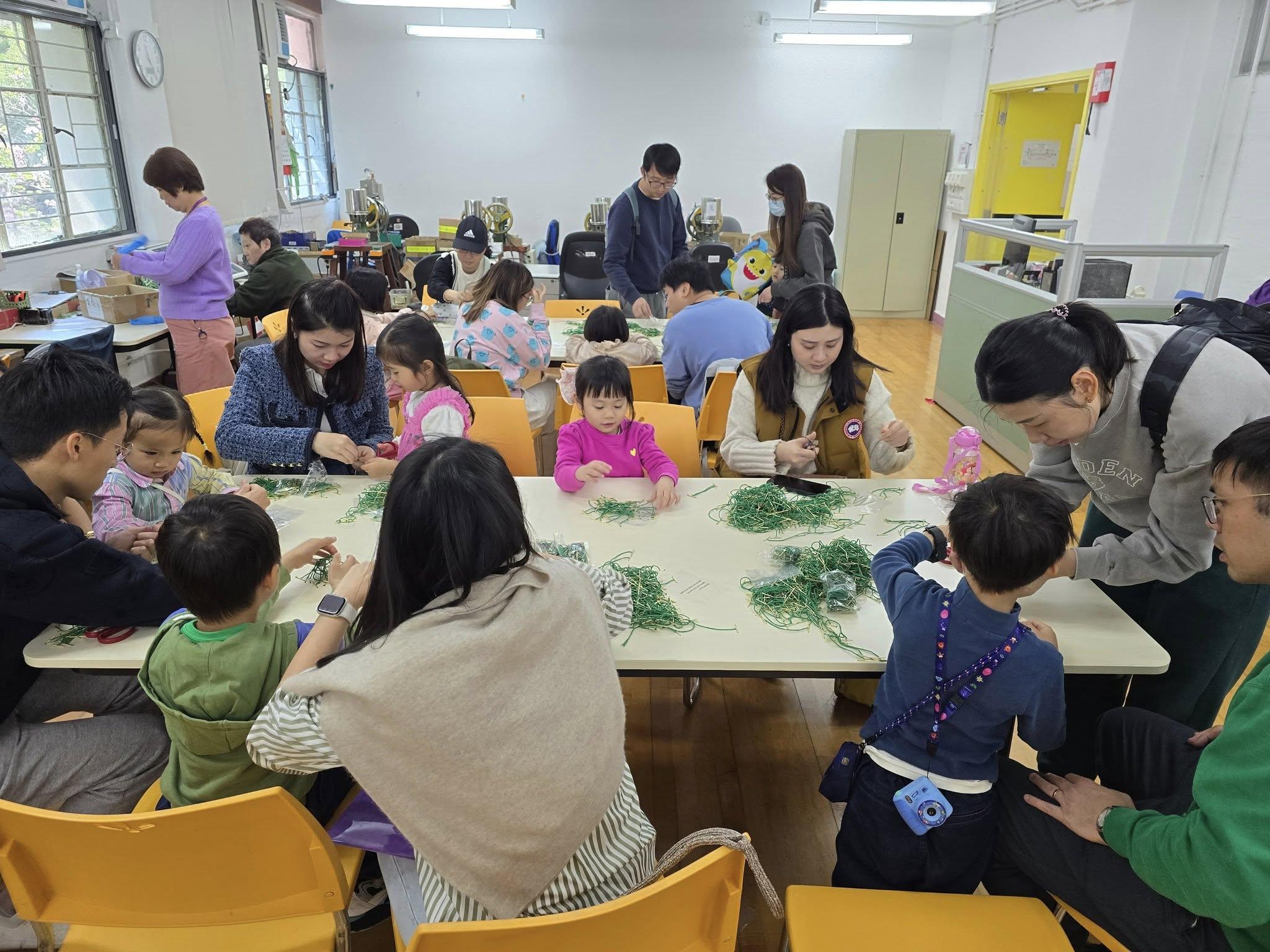 盲人工廠新產品 - Path手工杏仁餅