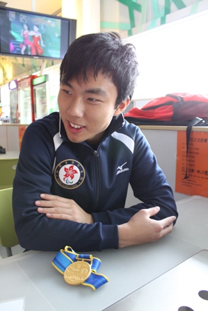 漢彥正接受訪問